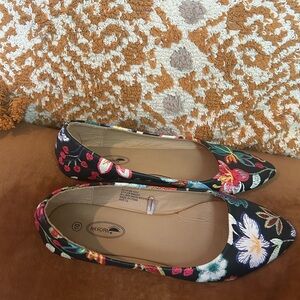 CC Resorts Black Floral Pointed-Toe Flats with Multicolor Blooms